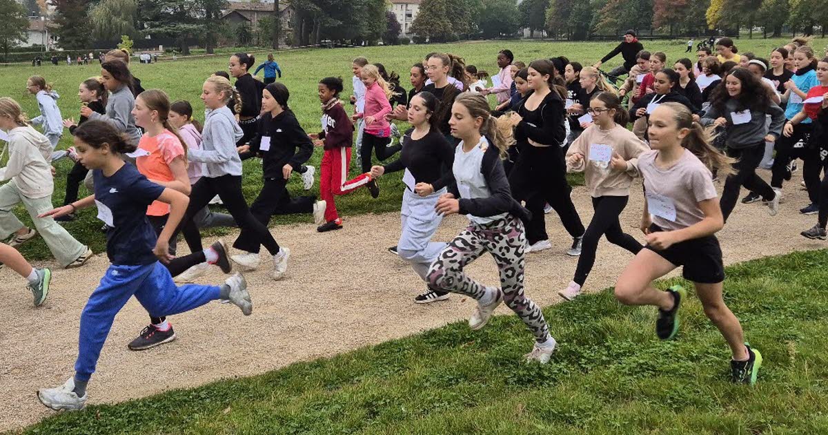 la course continue pour les 900 jeunes athlètes