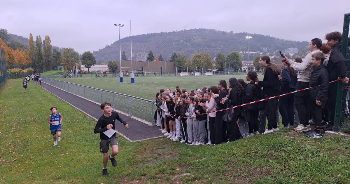 En images. Une pluie de records pour le cross des collégiens du bois-de-la-Rive à Unieux