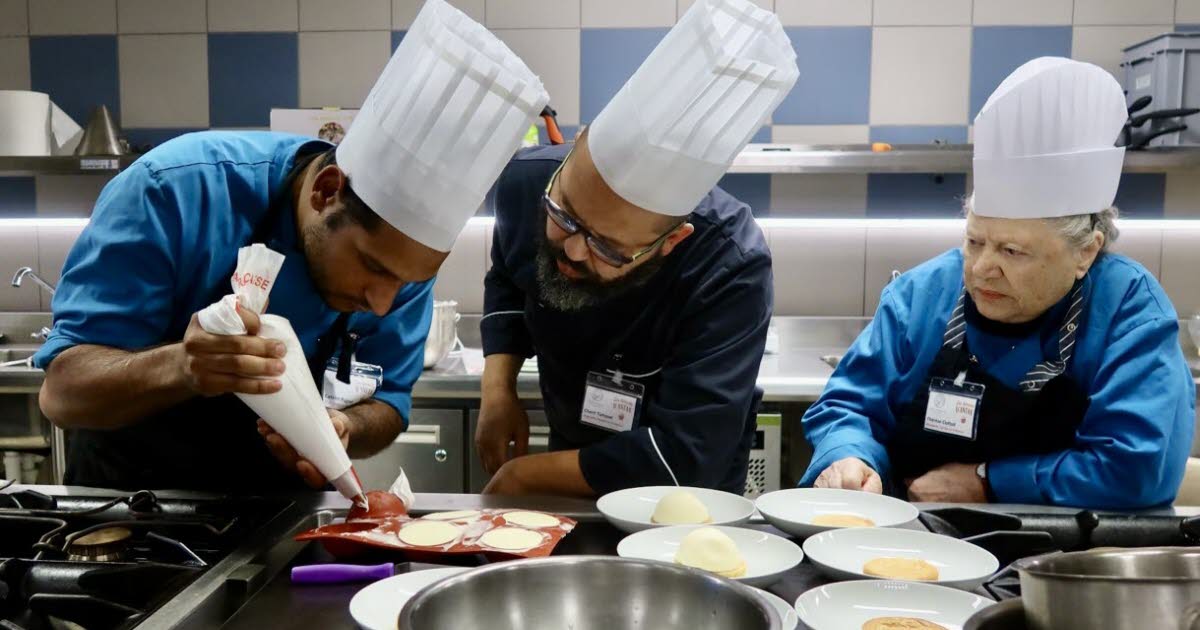 Saint-Chamond. Concours de pâtisserie du CAEFPA au lycée hôtelier, une première réussie