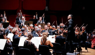 En live. Dirigé par Cornelius Meister, l’orchestre philharmonique de Strasbourg offre un titanesque Mahler