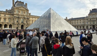 le musée a rouvert, Emmanuel Macron veut des « mesures de sécurisation »