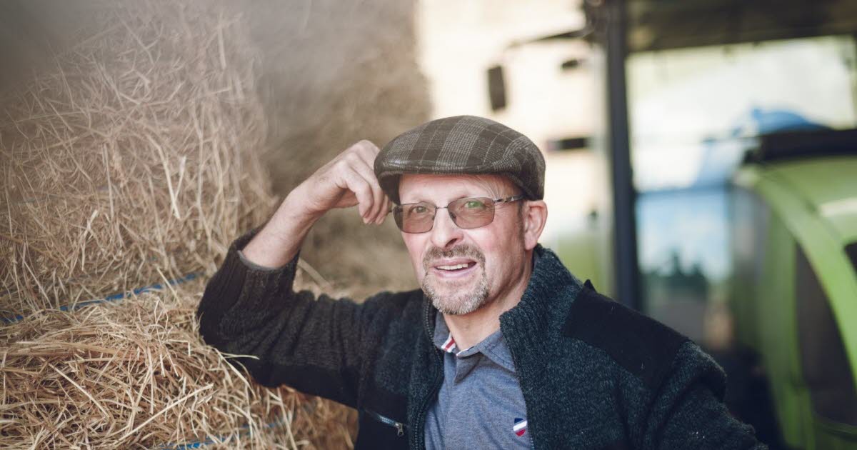 Denis sous le charme d'une de ses prétendantes dans l'Amour est dans le pré
