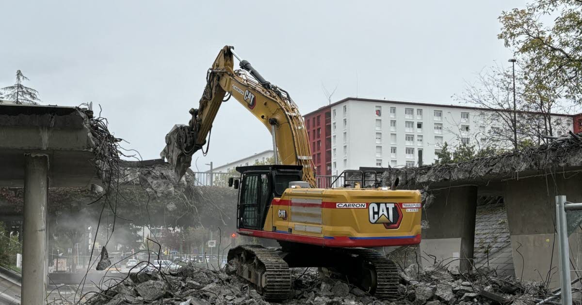 En images. Une pelle mécanique de 45 tonnes pour démolir l’autopont des États-Généraux à Échirolles