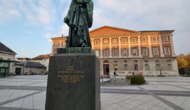 les-Bains - Grenoble. « C’est sûr que ça m’emmerde la vie ! » : elle agresse sa fille puis sa mère à cause de son alcoolisme :