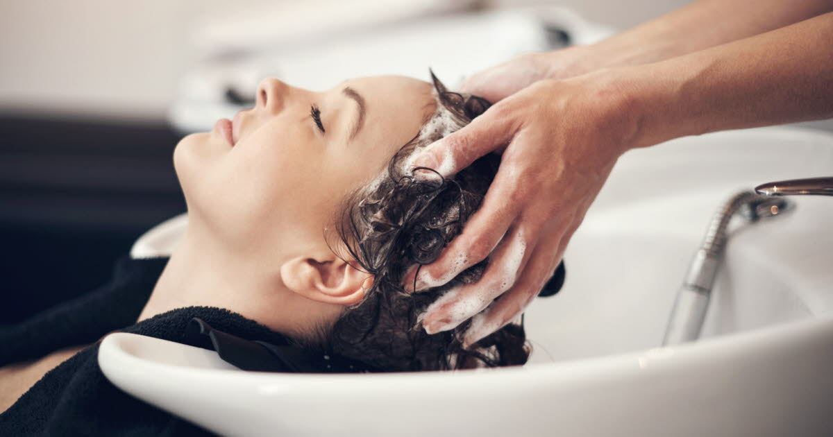 Santé. Existe-t-il un surrisque d'AVC après un shampooing chez le coiffeur ?