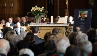 un culte d’adieu empreint de sobriété