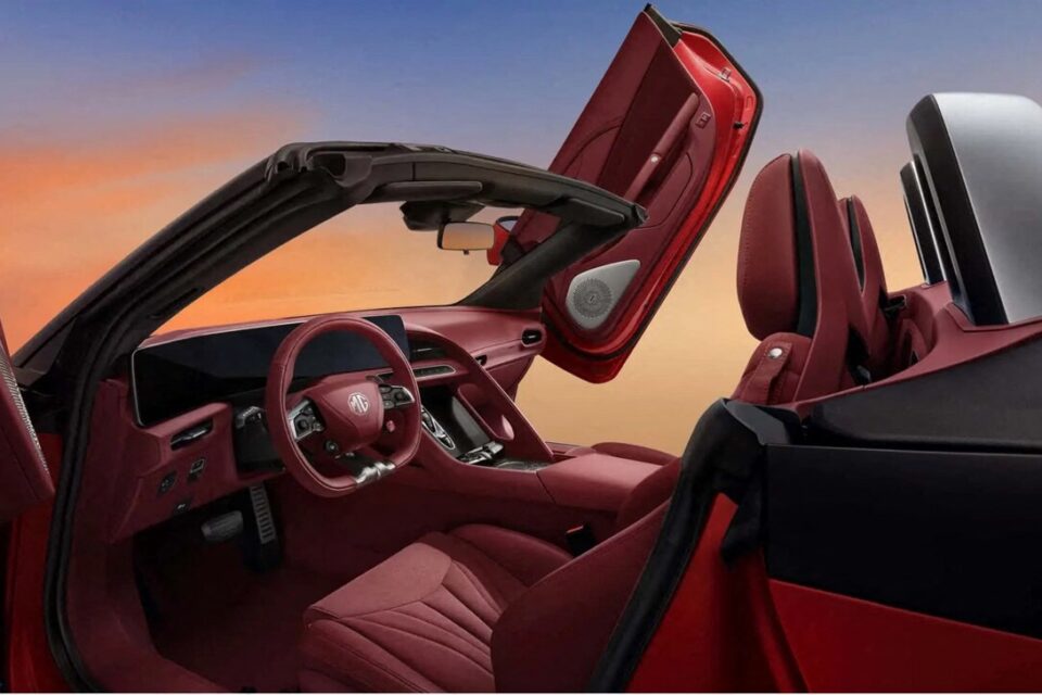 Il faut moins de 5 secondes au roadster pour passer de 0 à 100 km/h