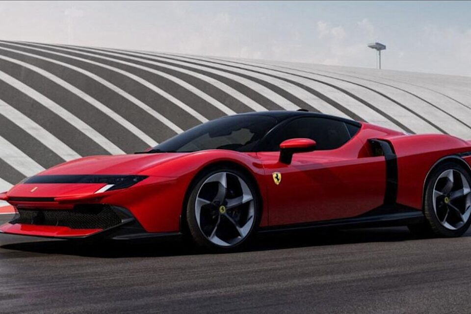 La F849 Testarossa présente une robe spectaculaire mixant des éléments graphiques de la F80 et des 