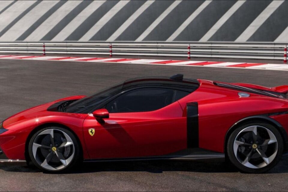 La nouvelle  Testarossa avale le 0 à 100 km/h en 2,25 s et atteint 330 km/h