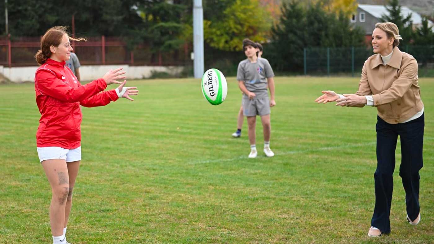 La princesse Charlène accompagne les jeunes talents du rugby monégasque en Géorgie