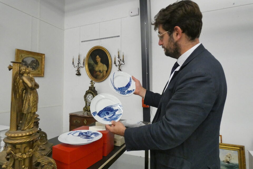 La vente Quintessence II comprend également de nombreux objets d'arts de la table comme ces assiettes créées par Mathurin Méheut.