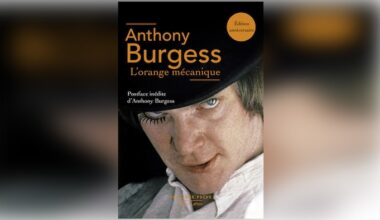 La couverture du roman d'Anthony Burgess, où l'on aperçoit le personnage de Petit Alex imaginé quelques années plus tard par Stanley Kubrick.