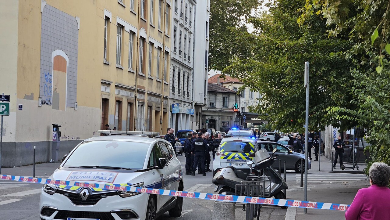 la police boucle le secteur