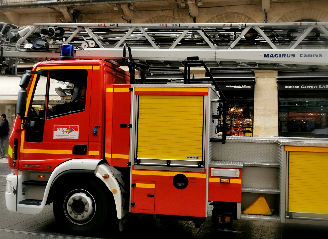 un appartement en proie aux flammes sur le campus universitaire de Talence
