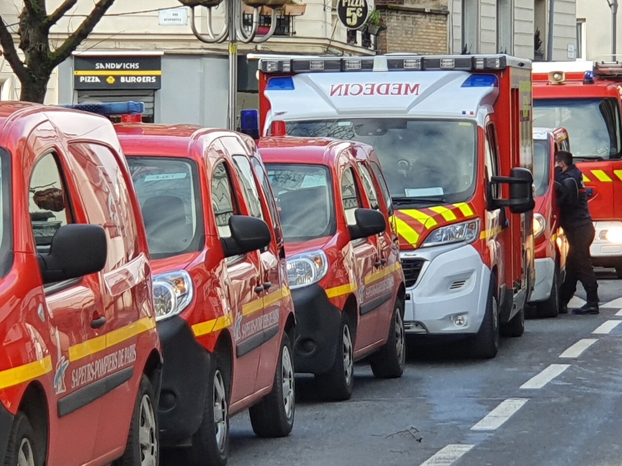 Incendie près de Matignon, graves accidents, tentative de féminicide... L’info à midi en Île-de-France