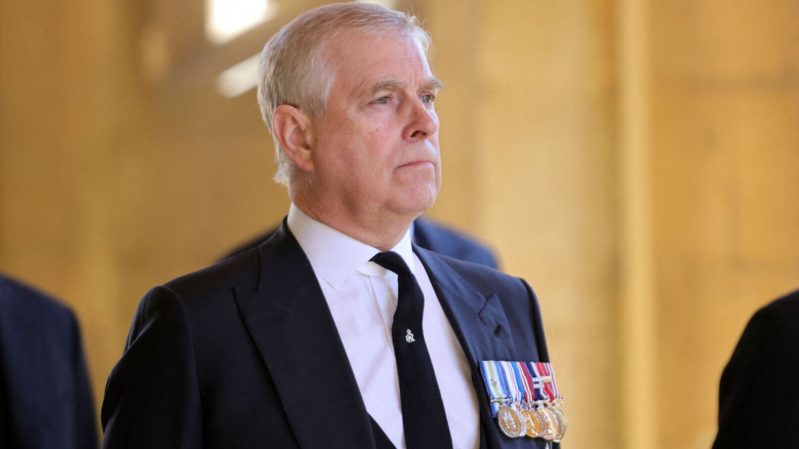 Prince Andrew : humiliation suprême pour le frère de Charles III, le sort réservé aux félons lui est appliqué à Windsor