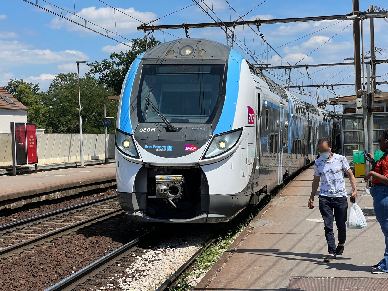 le trafic des transiliens interrompu entre Paris Montparnasse et Versailles après un grave accident