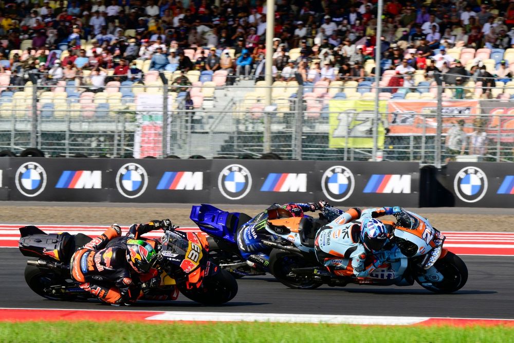 Raúl Fernández, ici face à Brad Binder qui l'a attaqué dans les derniers tours.