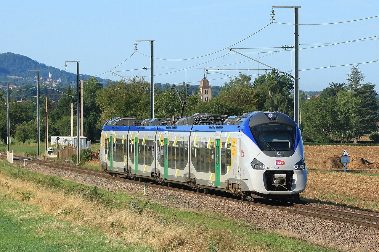 Dijon–Paris. Trajets rallongés ou billet hors de prix, "c'est galère" pour les usagers