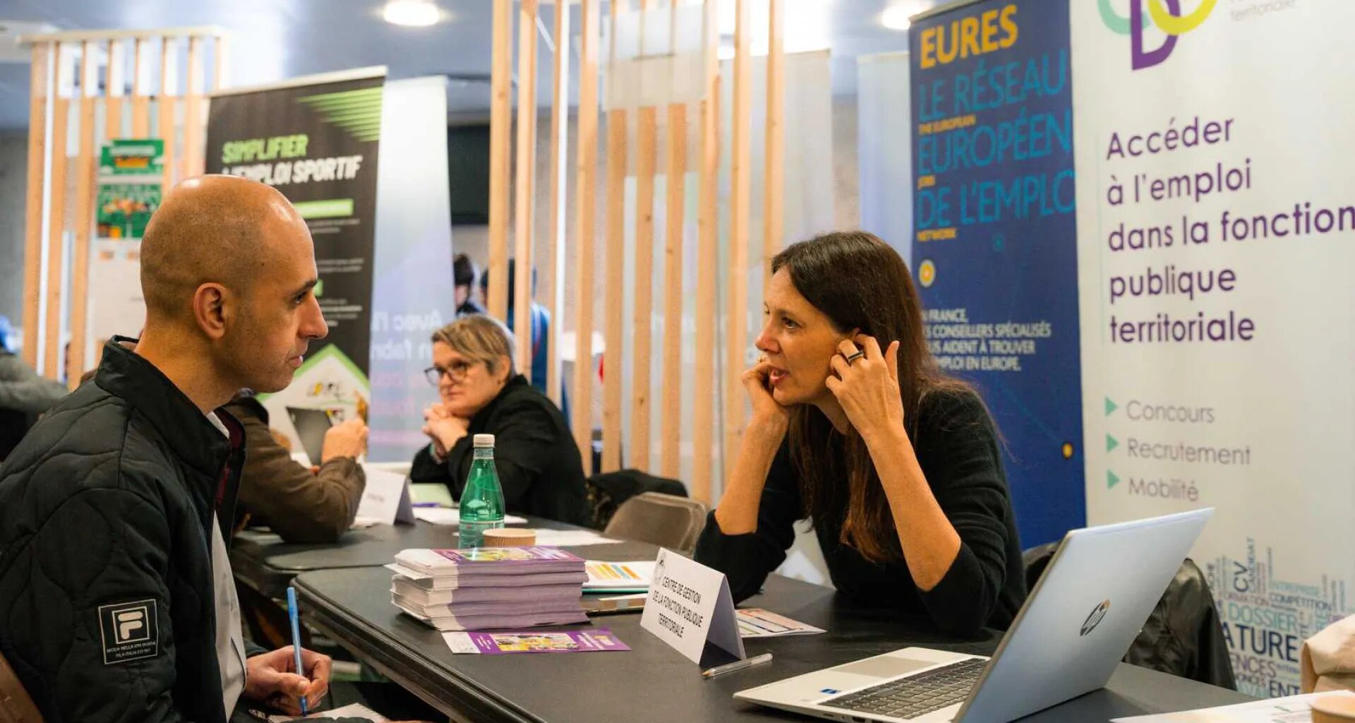 un Forum de l'emploi est organisé à la galerie de Monthieu