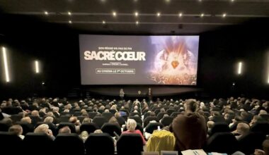 <p>Avec plus de 47 000 entrées en une semaine, le film <em>Sacré Coeur</em> connait un démarrage fulgurant.</p>