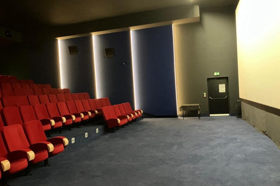 Le cinéma compte quatre salles.