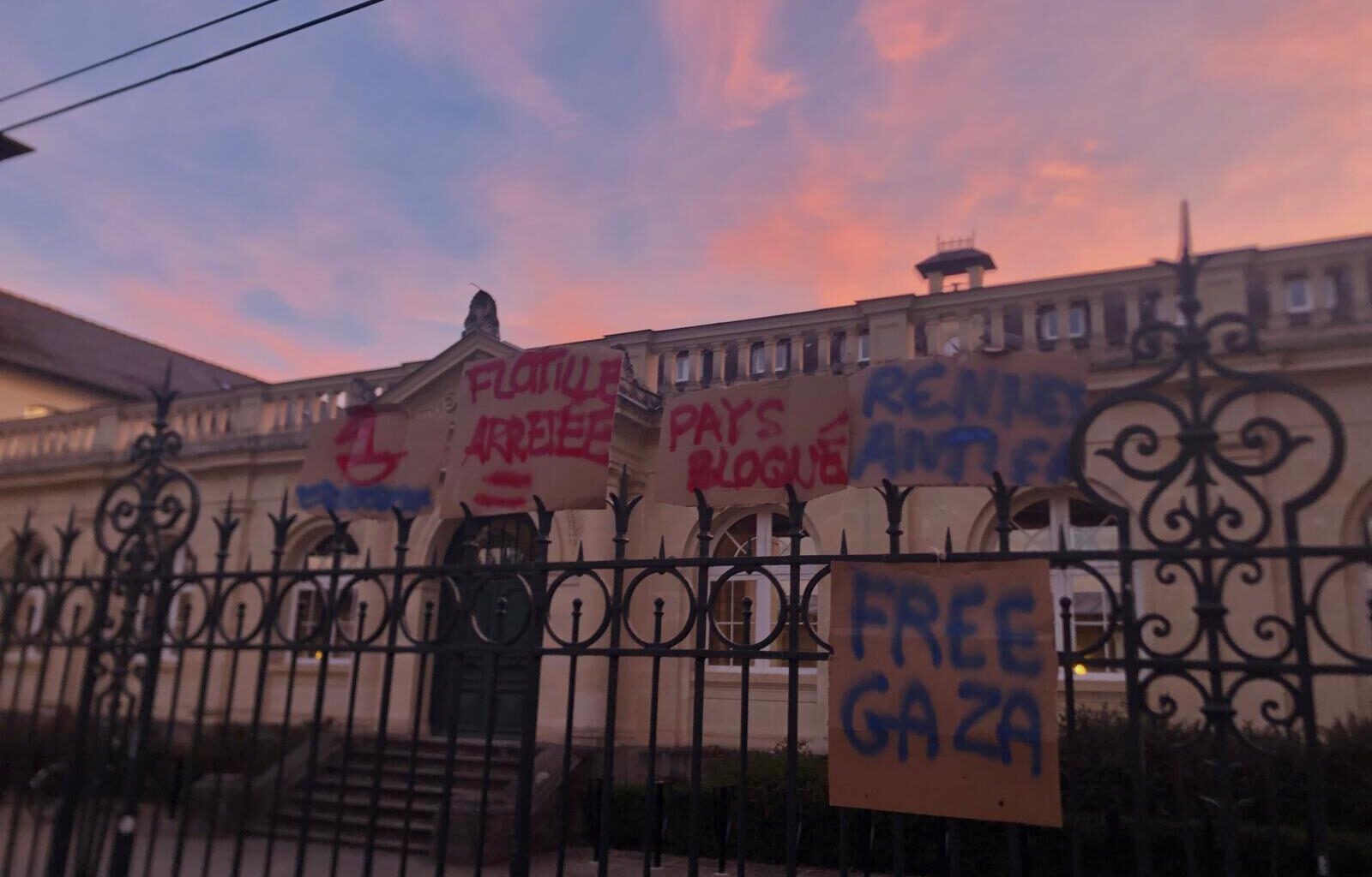 la police réprime la mobilisation pour Gaza à Sciences Po Rennes