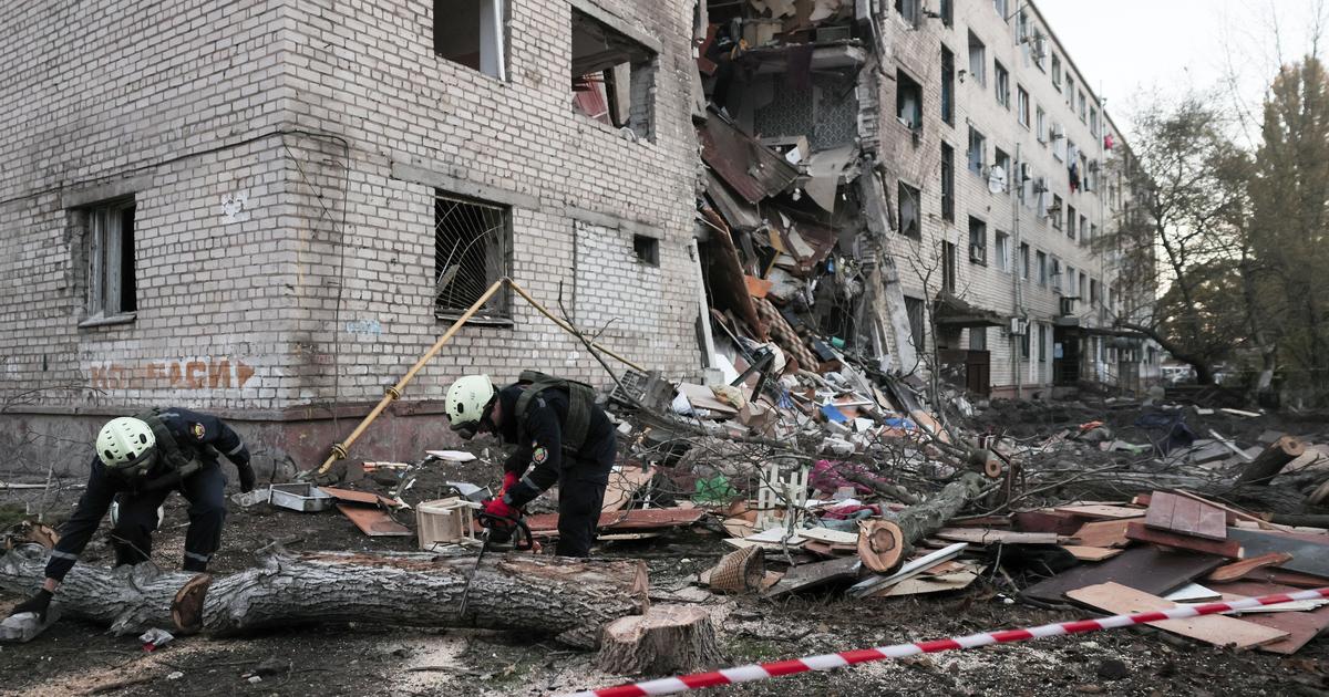 Un mort et des coupures d'électricité en Ukraine à la suite de frappes russes