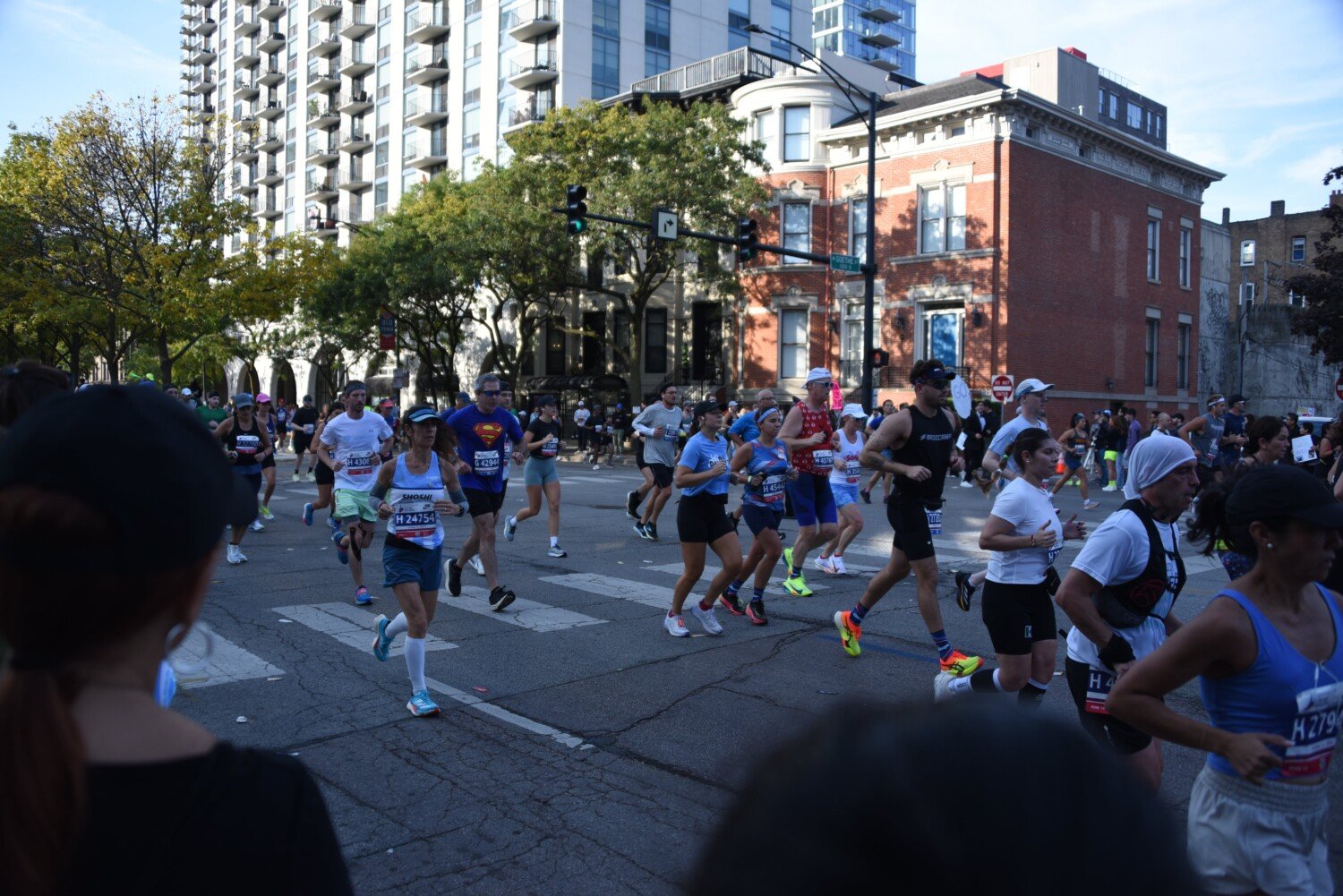 À Nantes, un véhicule en fuite sème la panique en pleine course à pied !