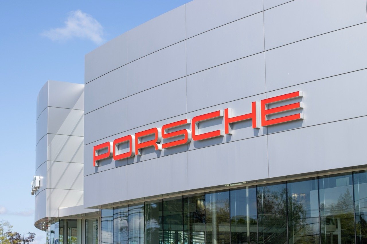 Un garagiste arrêté à 230 km/h avec la Porsche d'une cliente !