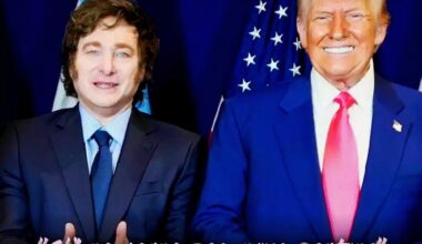 Trump et Milei posant côte à côte, tout sourire.