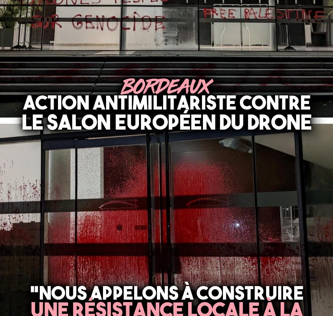 La façade du salon du drone repeinte en rouge à Bordeaux.