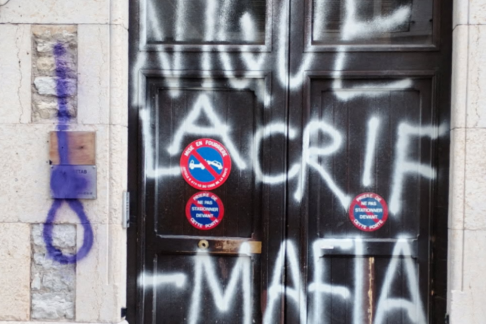 Des tags antisémites ont été retrouvés à la porte de deux avocats grenoblois, respectivement actuel et ancien président du CRIF Grenoble-Dauphiné.