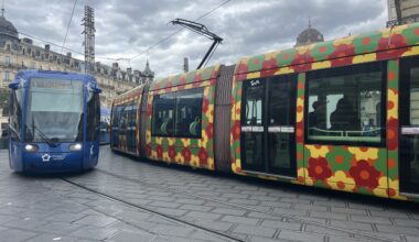 trois adolescentes déchaînées dans le tramway, la Bac intervient