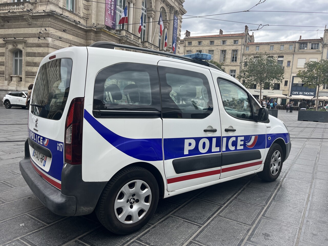 surprenante vague de vols en plein jour, du Polygone aux trains régionaux