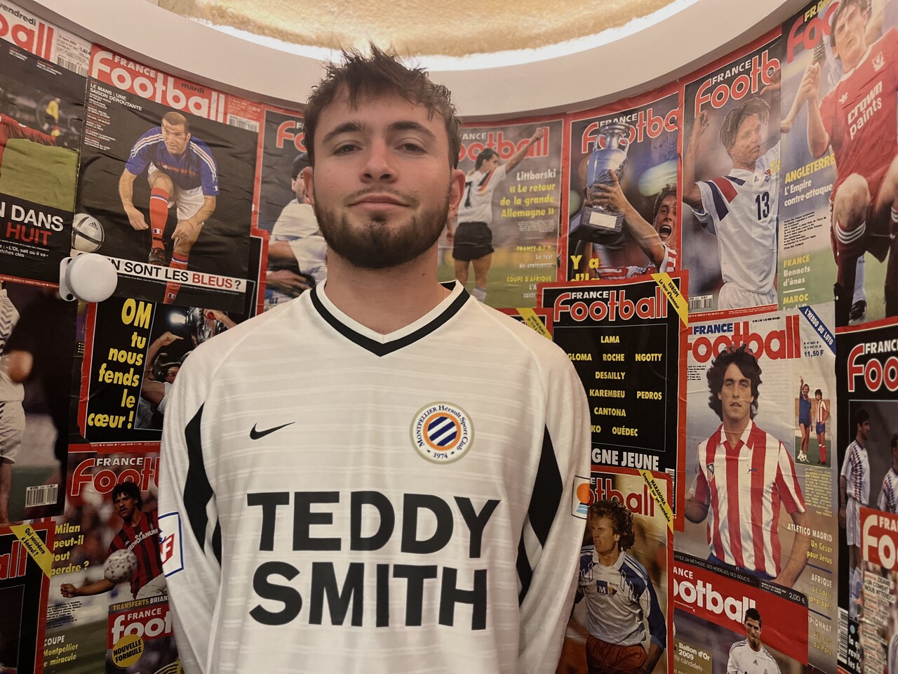 un lieu fascinant pour les amoureux du foot et de la mode vintage