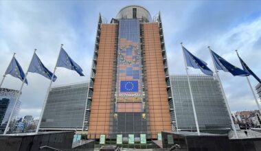 Prochaine rencontre Poutine-Trump: L'UE sera satisfaite "si elle contribue à une paix durable en Ukraine"
