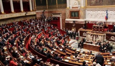 France : le bloc présidentiel et le RN rejettent la taxe Zucman défendue par la gauche