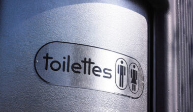 À Rouen, deux amis victimes d'un guet-apens dans des toilettes publiques : six personnes les tabassent