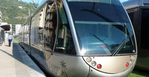 À Toulon, le Collectif tramway refuse que la voie du rail soit enterrée