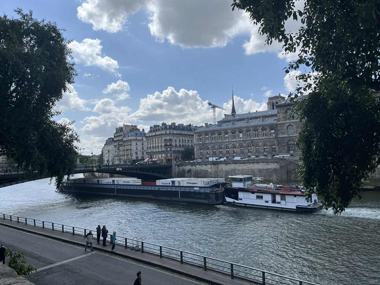 la Seine entre dans une nouvelle ère du transport fluvial et autorise les bateaux encore plus gros