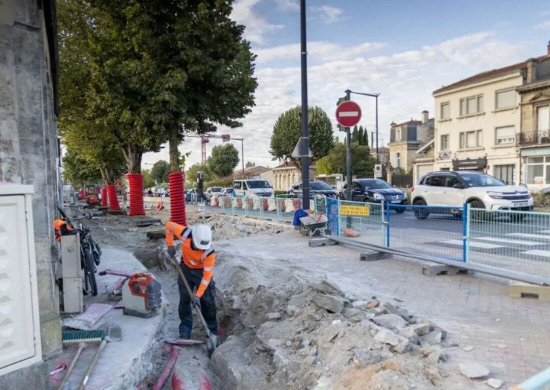 À Bordeaux, ce boulevard embouteillé et minéral se restructure pour accueillir un futur bus express