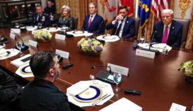 Donald Trump presse Volodymyr Zelensky de "trouver un accord" et temporise sur les missiles Tomahawk