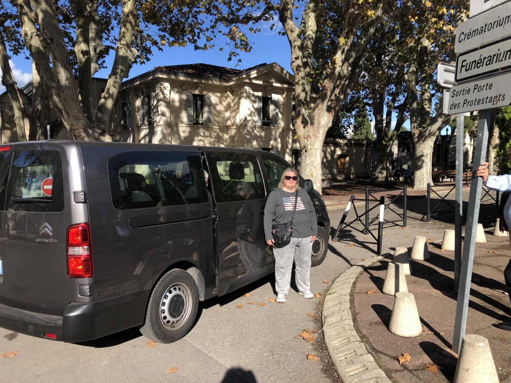 À Marseille, pour la Toussaint, après un "Uber des cimetières", des voiturettes de golf ?