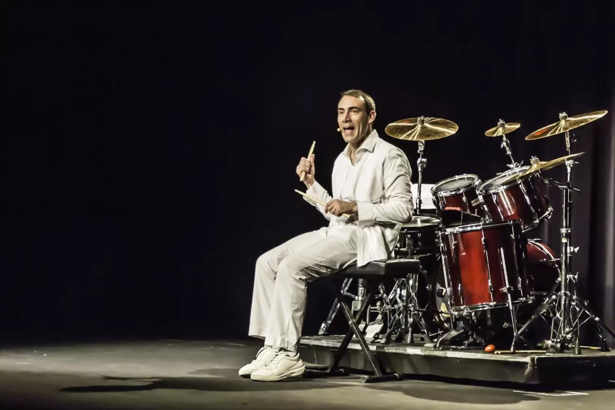 « Une vie sur mesure », un homme et une passion sans limite pour la batterie