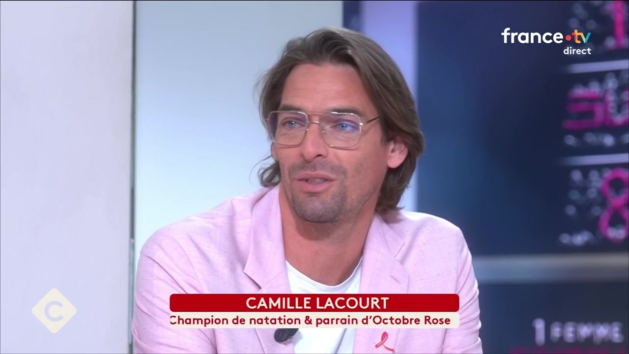 Camille Lacourt au bord des larmes aux côtés de sa femme, émotion palpable dans C à vous