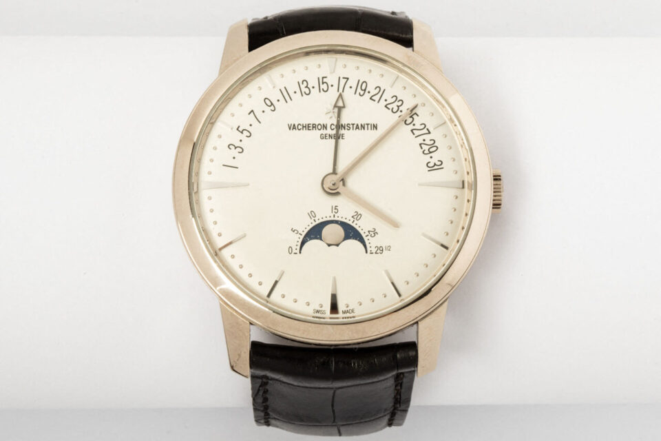 Cette montre Vacheron Constantin est estimée entre 6 000 et 8000 euros,contre 55 000 euros en valeur d'achat