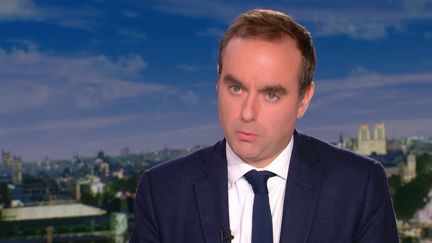 Sébastien Lecornu, le Premier ministre démissionnaire, est l'invité de Léa Salamé dans le 20 Heures, mercredi 8 octobre.