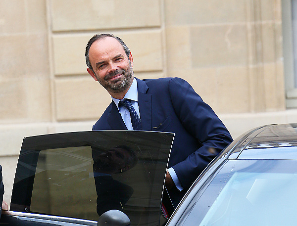 Édouard Philippe embourbé face à Jean-Jacques Bourdin : il rétabl ...