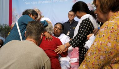 Six ans après sa dernière visite à Marseille, Amma revient distribuer des câlins à Aix-en-Provence